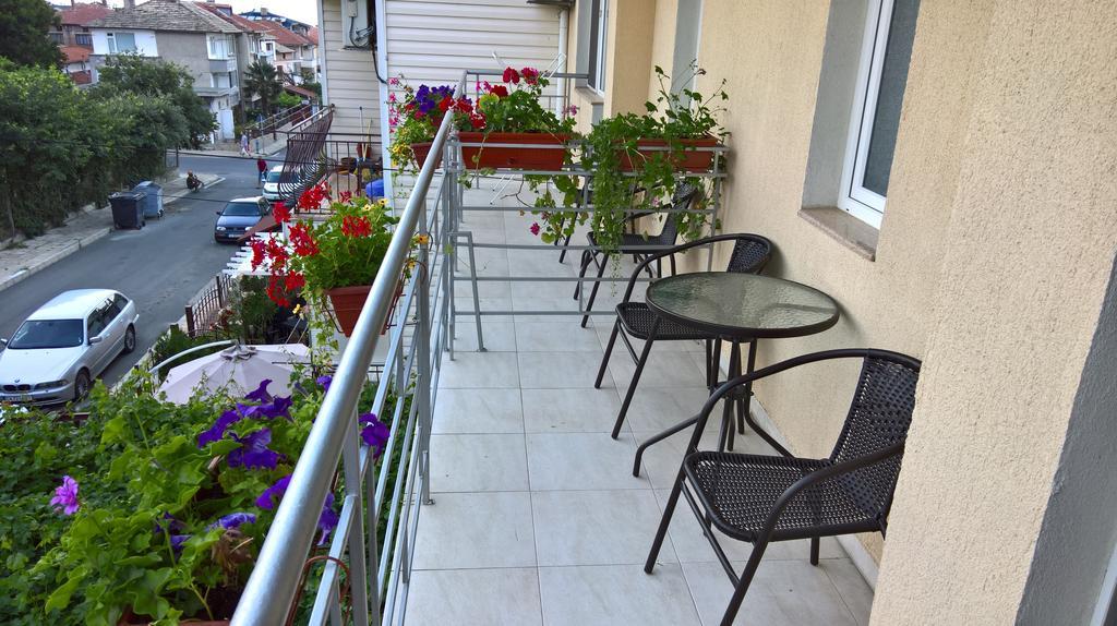 House Of Flowers Hotel Ahtopol Eksteriør billede